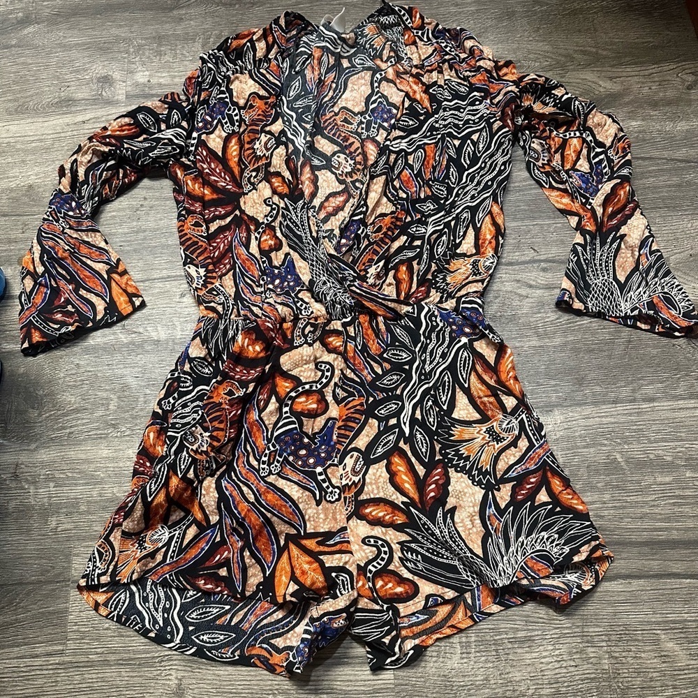 H&M
Multicolor Patterned jumpsuit - Picture 2 of 9